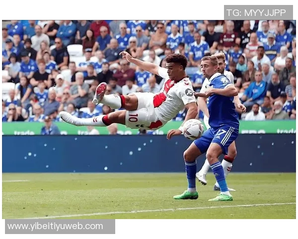 谢周三遭遇重创英冠垫底还被罚款欠税超百万英镑